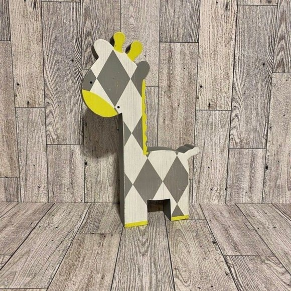 Wooden Giraffe Nursery Decor - Picture 1 of 4